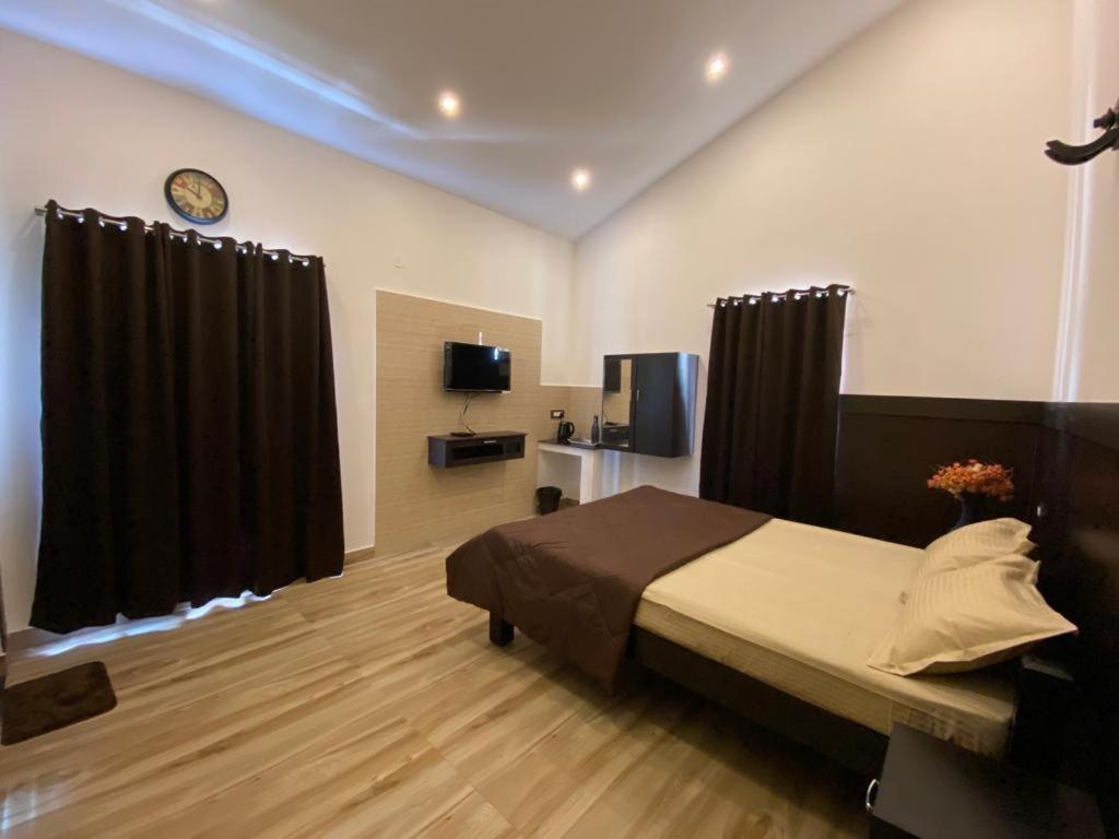 Rr Holidays - Home Stay โกไดกานัล ภายนอก รูปภาพ